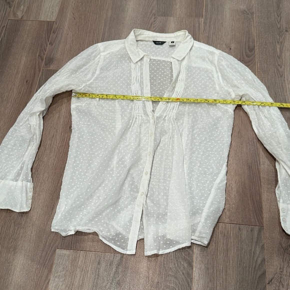 Eddie Bauer white Swiss dot button down shirt, size S - Picture 4 of 6